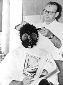 Nye adjusting the mask of "The Fly"